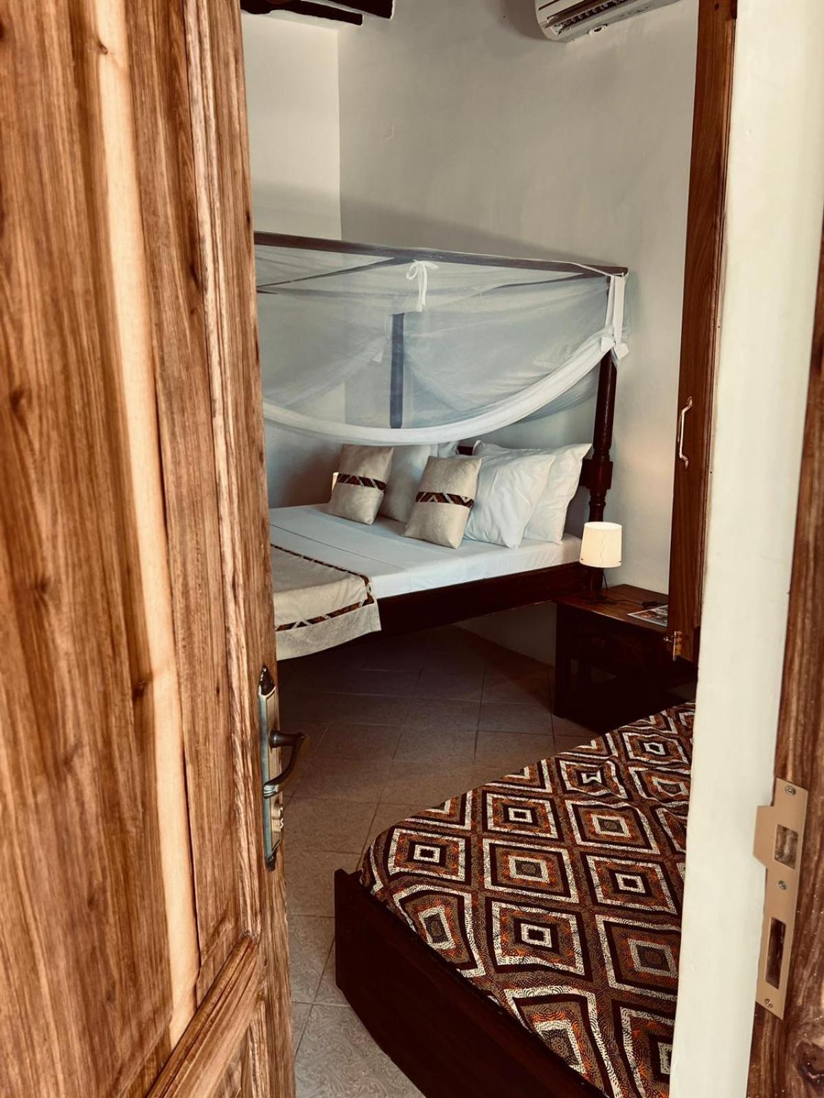 Helwas Zanzibar בית הארחה 3*